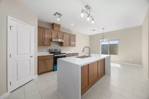 Kitchen - 10753 E 45 St, Yuma, AZ 85367 photo 2 of 2