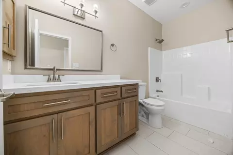 Bath - 10753 E 45 St, Yuma, AZ 85367 photo 1 of 4