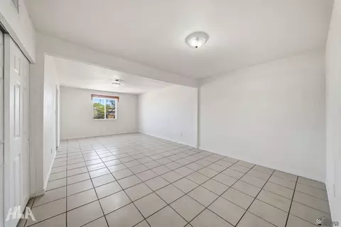 Living - 1304 E 25 St, Yuma, AZ 85365 photo 4 of 6