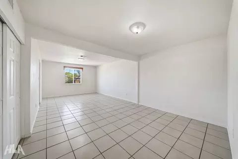 Living - 1304 E 25 St, Yuma, AZ 85365 photo 5 of 8