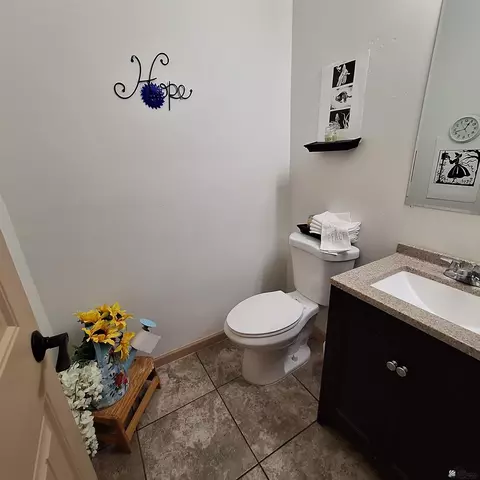 Bath - 12726 E 47 Dr, Yuma, AZ 85367 photo 2 of 2