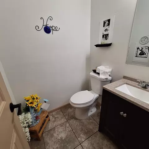 Bath - 12726 E 47 Dr, Yuma, AZ 85367 photo 2 of 2