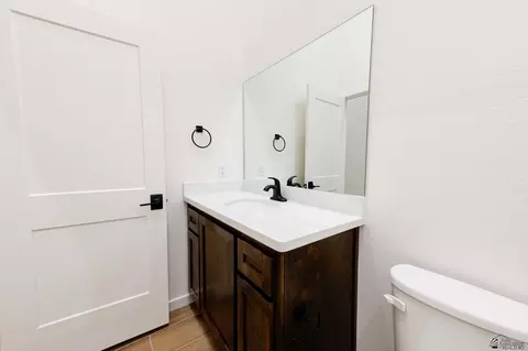 Bath - 7510 E 24 Pl, Yuma, AZ 85365 photo 2 of 6