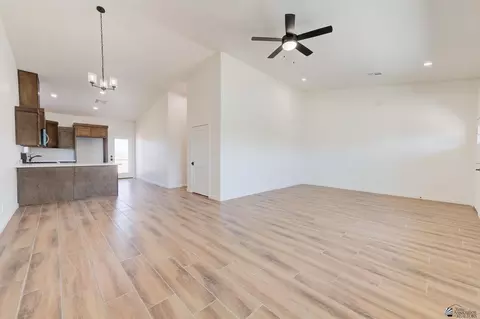 Living - 7510 E 24 Pl, Yuma, AZ 85365 photo 3 of 4