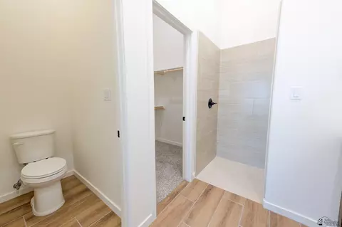 Bath - 7510 E 24 Pl, Yuma, AZ 85365 photo 6 of 6