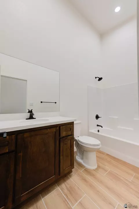 Bath - 7510 E 24 Pl, Yuma, AZ 85365 photo 1 of 6
