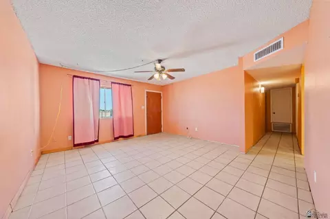 Living - 4357 W 8 St, Yuma, AZ 85364 photo 3 of 3