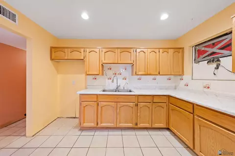 Kitchen - 4357 W 8 St, Yuma, AZ 85364 photo 2 of 3