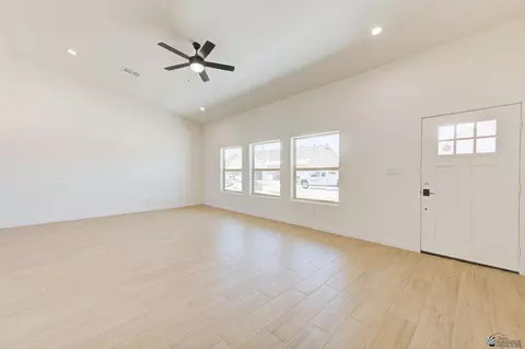 Living - 7518 E 24 Pl, Yuma, AZ 85365 photo 2 of 4
