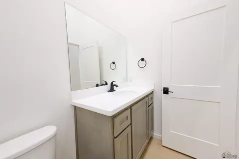 Bath - 7518 E 24 Pl, Yuma, AZ 85365 photo 3 of 8