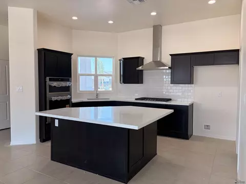 3393 W 36 St, Yuma, AZ 85365 photo 8