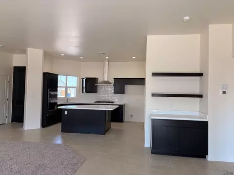 3393 W 36 St, Yuma, AZ 85365 photo 2