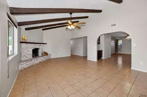 Living - 3420 E Rubio Ln, Yuma, AZ 85365 photo 3 of 5
