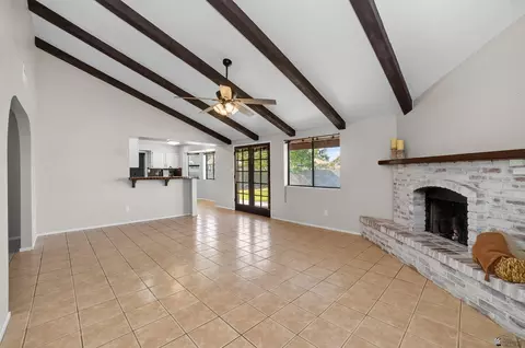 Living - 3420 E Rubio Ln, Yuma, AZ 85365 photo 4 of 5