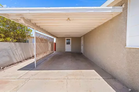 Exterior - 2010 E 25 Pl, Yuma, AZ 85365 photo 3 of 7