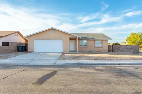 Exterior - 8576 E 39 Pl, Yuma, AZ 85365 photo 2 of 7