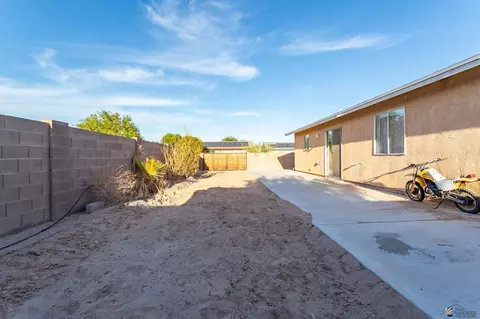 Exterior - 8576 E 39 Pl, Yuma, AZ 85365 photo 3 of 7