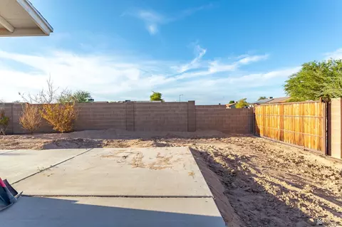 Exterior - 8576 E 39 Pl, Yuma, AZ 85365 photo 5 of 7