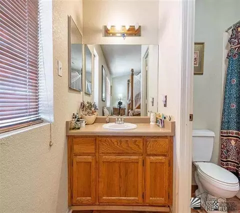 Bath - 8596 E 26 Pl, Yuma, AZ 85365 photo 2 of 3