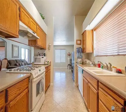 Kitchen - 8596 E 26 Pl, Yuma, AZ 85365 photo 1 of 2
