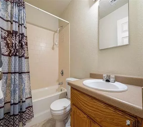 Bath - 8596 E 26 Pl, Yuma, AZ 85365 photo 3 of 3