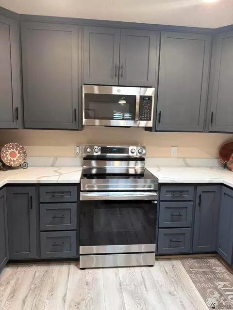 Kitchen - 653 E 25 St, Yuma, AZ 85365 photo 3 of 5