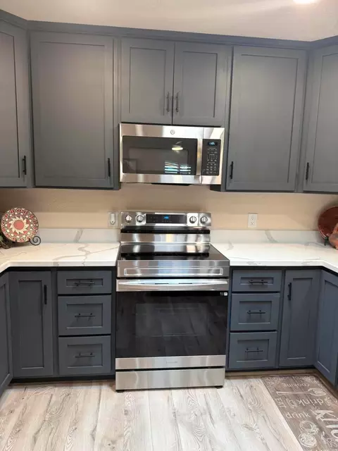 Kitchen - 653 E 25 St, Yuma, AZ 85365 photo 3 of 5