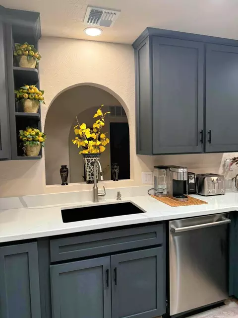 Kitchen - 653 E 25 St, Yuma, AZ 85365 photo 5 of 5