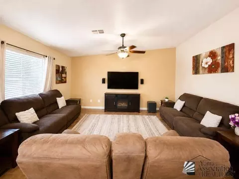 Living - 6321 E 40 Ln, Yuma, AZ 85365 photo 1 of 2