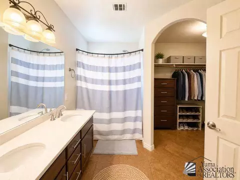 Bath - 6321 E 40 Ln, Yuma, AZ 85365 photo 2 of 2