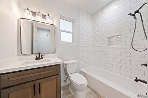 Bath - 10570 E 46 Pl, Yuma, AZ 85367 photo 3 of 3