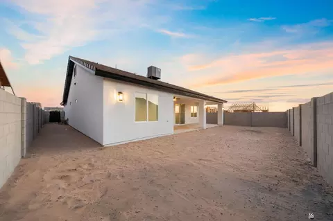 Exterior - 10570 E 46 Pl, Yuma, AZ 85367 photo 4 of 5