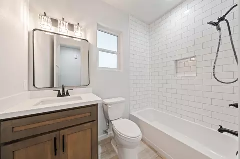Bath - 10570 E 46 Pl, Yuma, AZ 85367 photo 3 of 3
