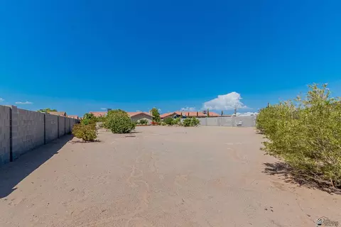 Exterior - 6303 E 43 Pl, Yuma, AZ 85365 photo 7 of 13