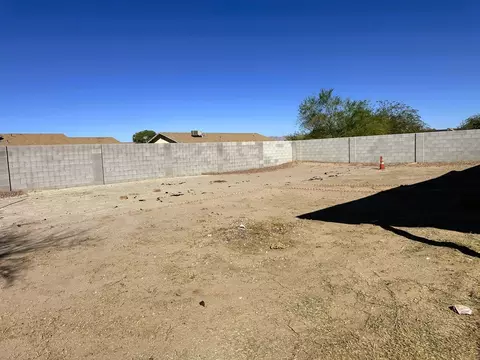 Exterior - 8868 E 39 Pl, Yuma, AZ 85365 photo 4 of 5
