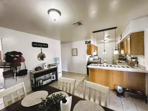 Kitchen - 8868 E 39 Pl, Yuma, AZ 85365 photo 3 of 5