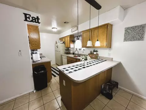 Kitchen - 8868 E 39 Pl, Yuma, AZ 85365 photo 2 of 5
