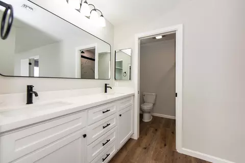 Bath - 2187 E 27 Way, Yuma, AZ 85365 photo 4 of 6