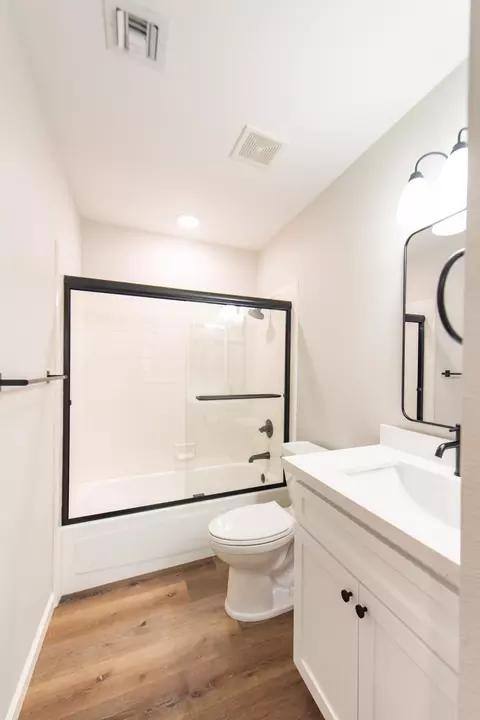 Bath - 2187 E 27 Way, Yuma, AZ 85365 photo 3 of 6