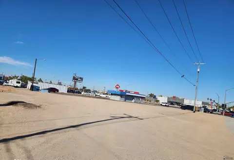415 E 32 St, Yuma, AZ 85364 photo 3