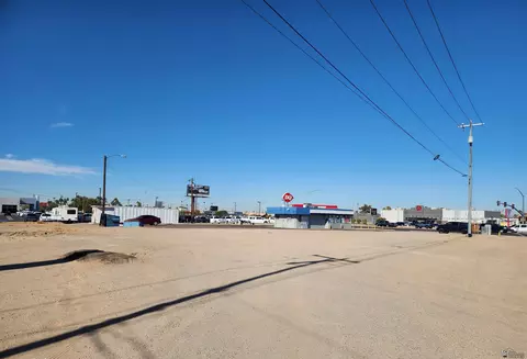 415 E 32 St, Yuma, AZ 85364 photo 5