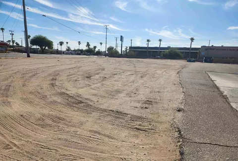 415 E 32 St, Yuma, AZ 85364 photo 8
