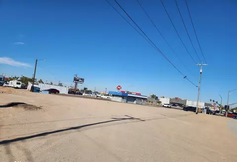 415 E 32 St, Yuma, AZ 85364 photo 3