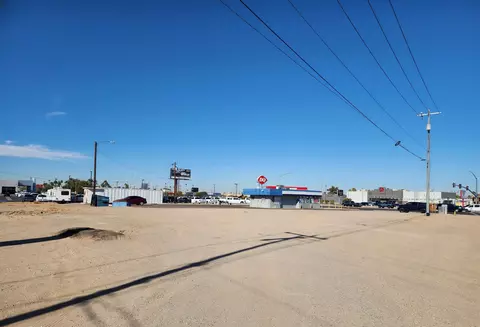 415 E 32 St, Yuma, AZ 85364 photo 5