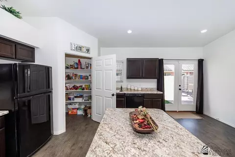 Kitchen - 7364 E 38 St, Yuma, AZ 85365 photo 4 of 4