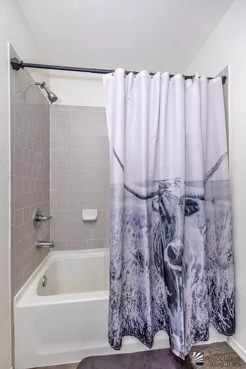 Bath - 7364 E 38 St, Yuma, AZ 85365 photo 3 of 4