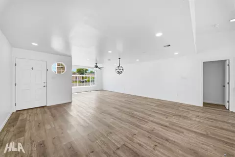 Living - 3534 E Rubio Ln, Yuma, AZ 85365 photo 5 of 12