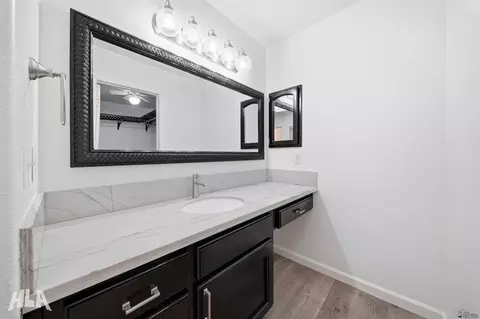 Bath - 3534 E Rubio Ln, Yuma, AZ 85365 photo 2 of 3