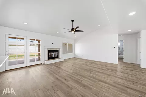 Living - 3534 E Rubio Ln, Yuma, AZ 85365 photo 8 of 12