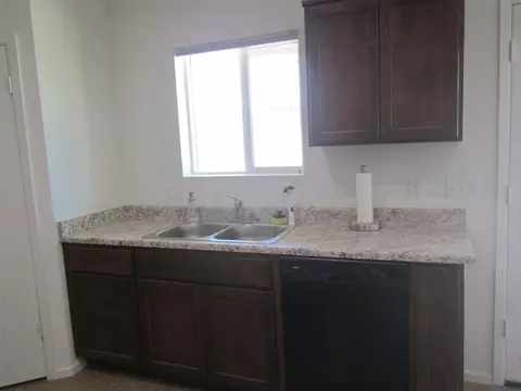 Kitchen - 7280 E 38 St, Yuma, AZ 85365 photo 6 of 10